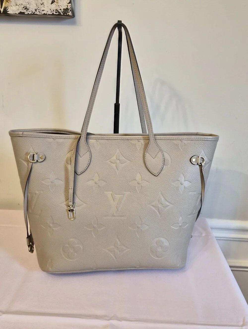 Louis Vuitton Neverfull MM Empreinte Turtle Dove Microchipped